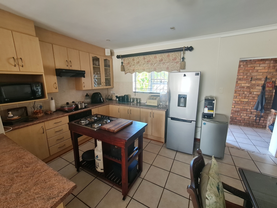 3 Bedroom Property for Sale in Jeffreys Bay Central Eastern Cape